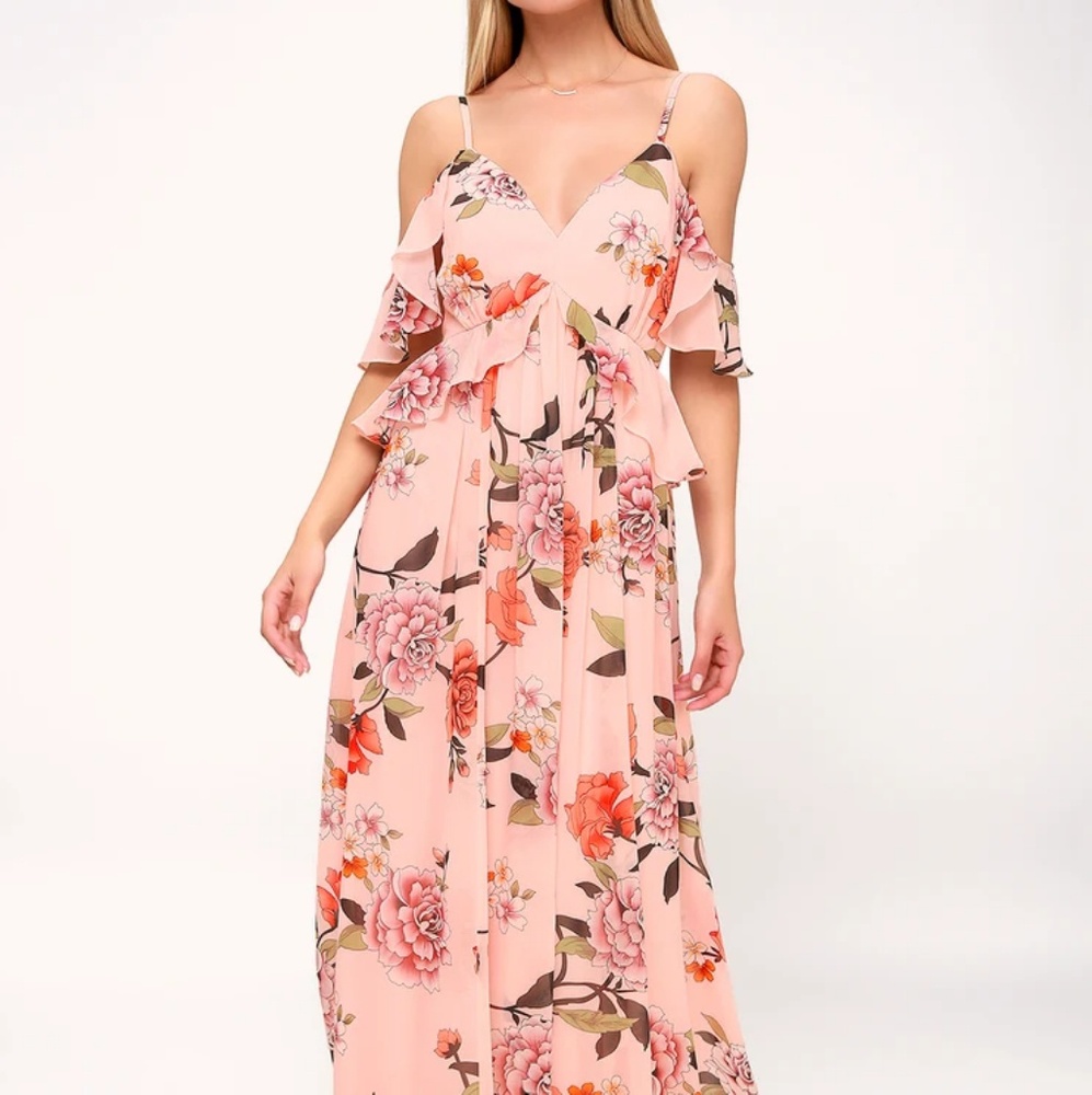 NWTLulus Floral Maxi dress.Smoke free home